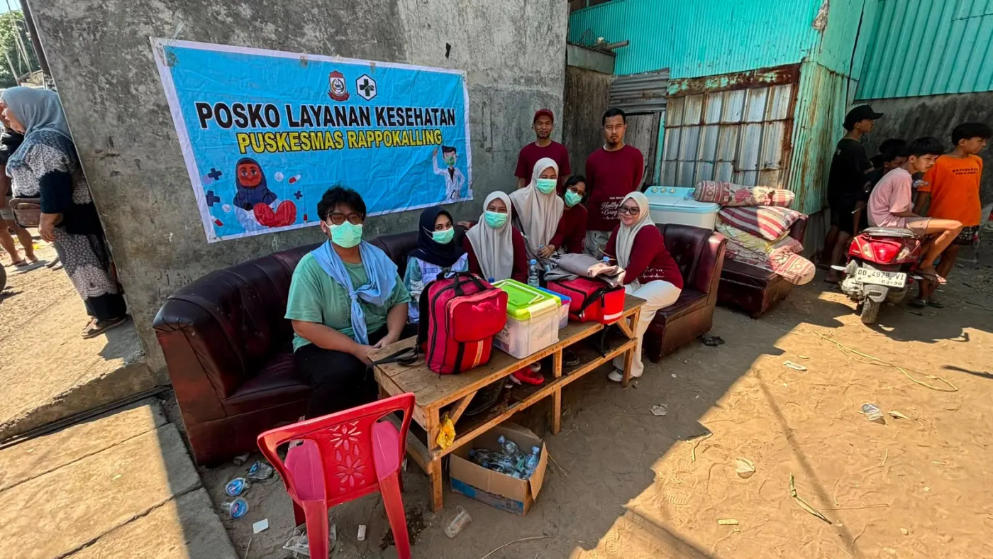 TRC TBM 110 FK UMI Berikan Layanan Kesehatan bagi Korban Kebakaran di Kecamatan Tallo
